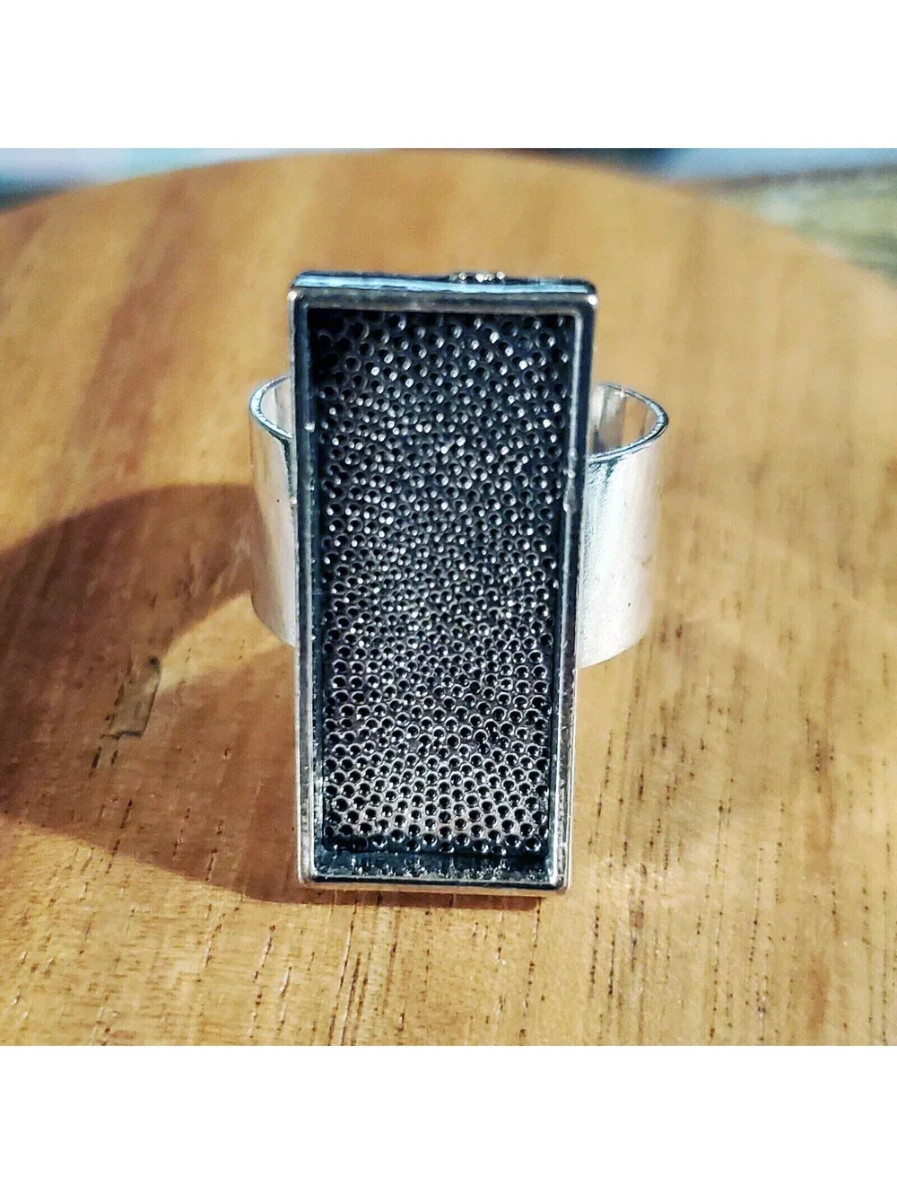 Avant Garde Antique Silver 20x10mm Rectangle Cabochon Setting Ring Blank Base